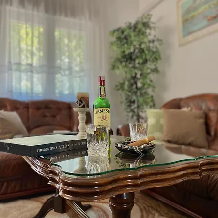 Vintage Apartment